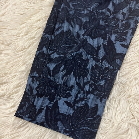 Athleta Floral Trekkie North Printed Jogger Pants Ethereal Bloom Cott - size 6 - Picture 4 of 9